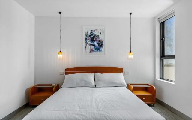 Vibrant 2-bed Apartment Near St Kilda Beach – Guest Rooms – Melbourne