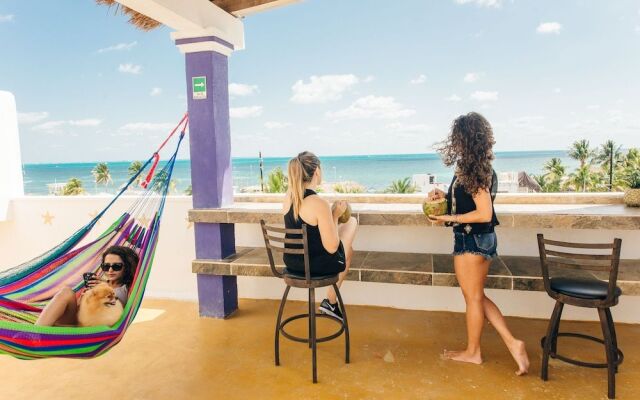 The Mermaid Hostel Beach - Adults Only