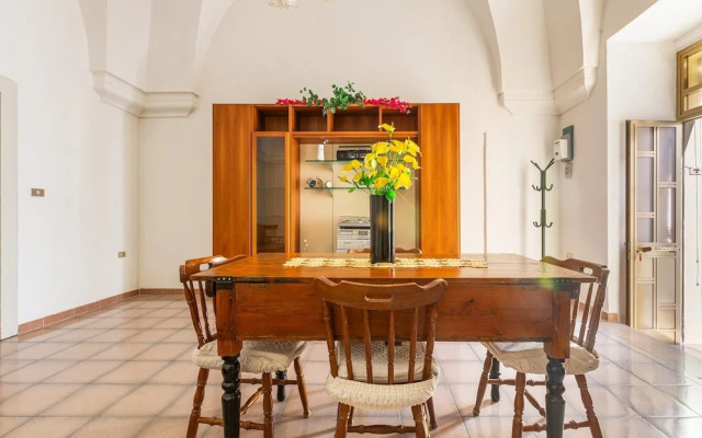 3836 Da Donatuccia by Barbarhouse