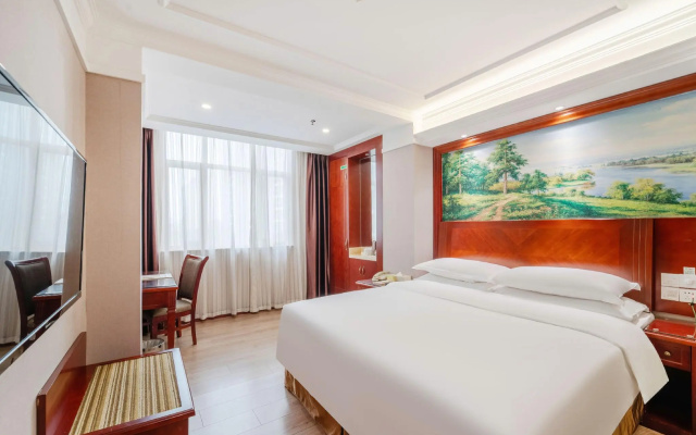 Vienna Hotel (Huizhou Zhonghai Waterfront City Branch – Guest Rooms – Huizhou