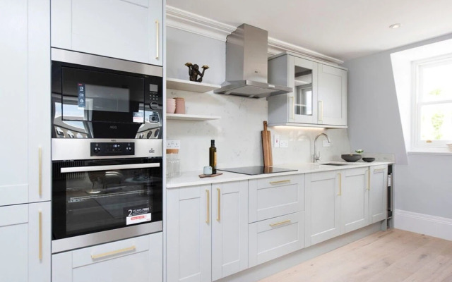 Cromwell Elite Apartment - 1 Bedroom