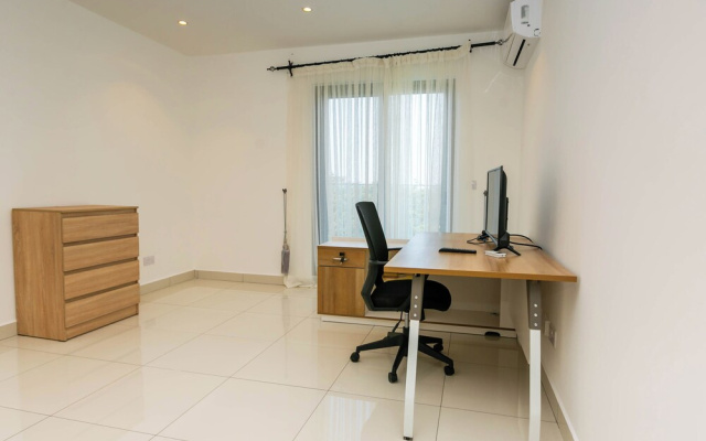 Snug three-bedroom Unit
