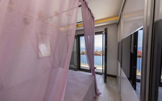 House With Private Pool and Sea View in Bodrum