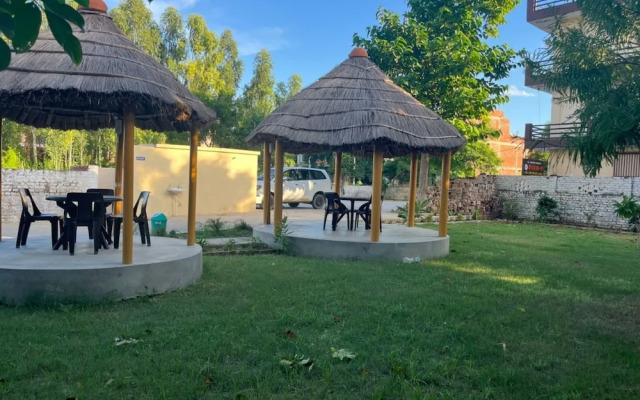 Goroomgo Shree Raj Homestay Ayodhya