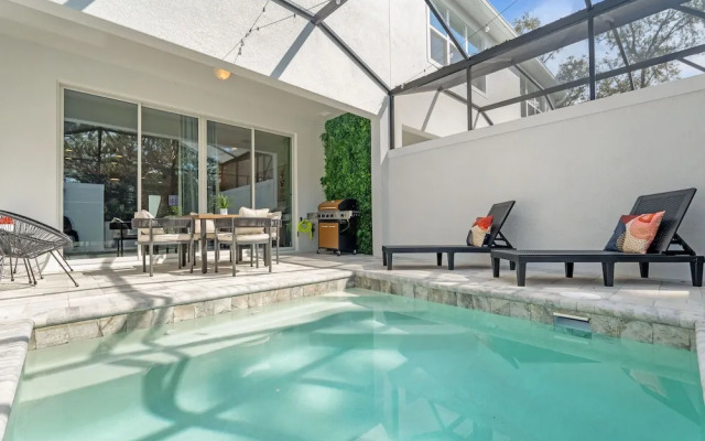 Upstay - Modern Family Townhouse w Private Pool