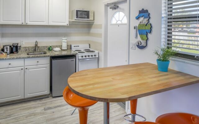 Florida Dolphin Motel Apartments