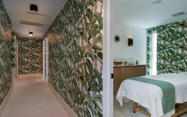 The Colony Palms Hotel and Bungalows - Adults Only