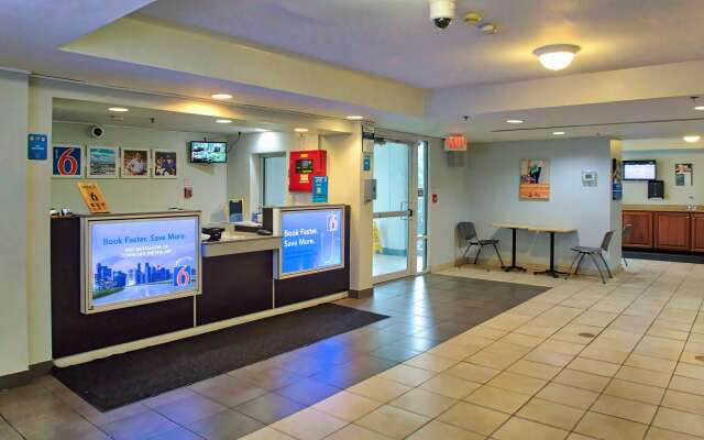Motel 6 Buffalo, NY - Airport - Williamsville