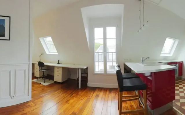 A Cozy Refuge - 18th - Mobility Lease