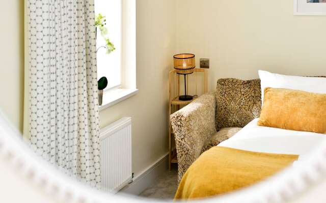 Just Stay Wales - Waterfront Townhouse