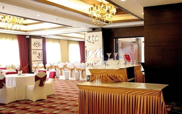 The Golden Palms Hotel & Spa Delhi