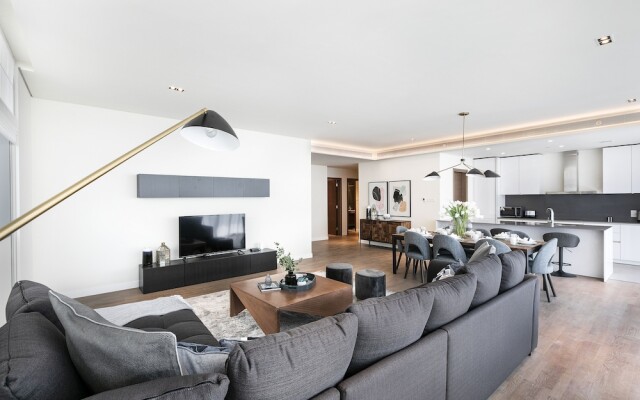 Driven Holiday Homes - City Walk 11B