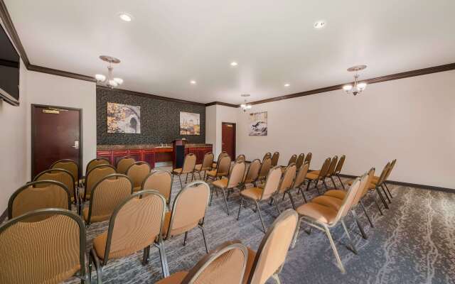 SureStay Plus Hotel by Best Western San Antonio SeaWorld