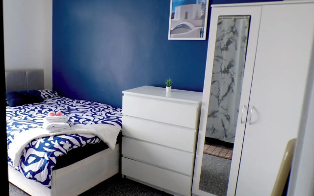 Santoriniapartmentwestkensingtonsleeps3-ensuite-ac