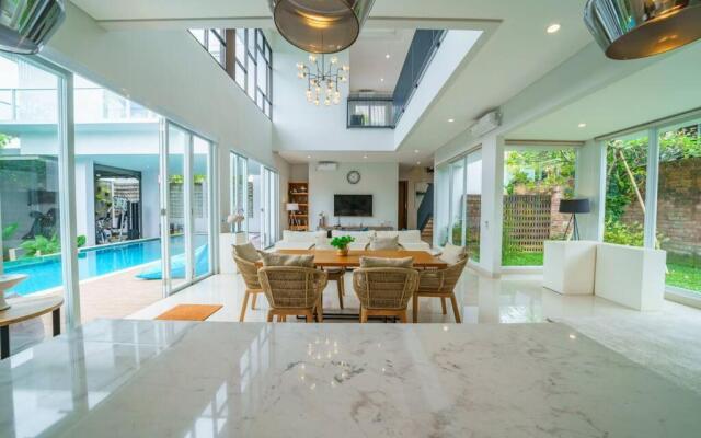 Villa Ammanya - Modern 3-bedroom luxury villa in amazing location!