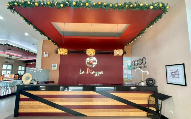 La Piazza Hotel and Convention Center