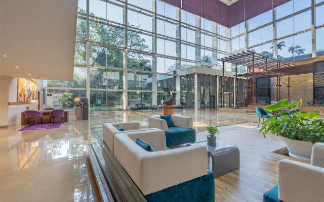 Radisson Blu Plaza Hotel Hyderabad Banjara Hills