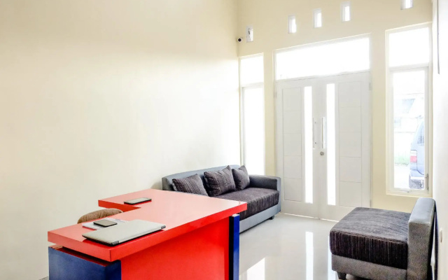 Oyo 1165 Cakalang Residence Syariah