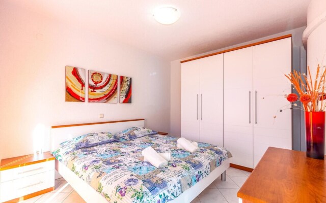 Stunning Home in Jadranovo With 5 Bedrooms, Jacuzzi and Wifi