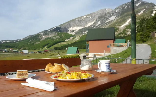 Guest House Tiha noć