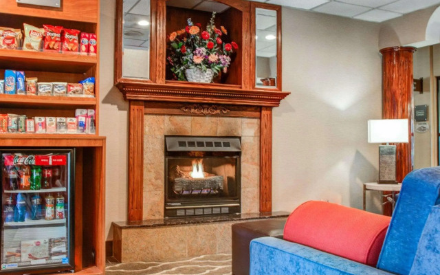Comfort Suites Lombard - Addison