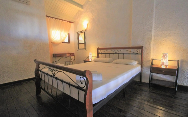 Delphi Hotel