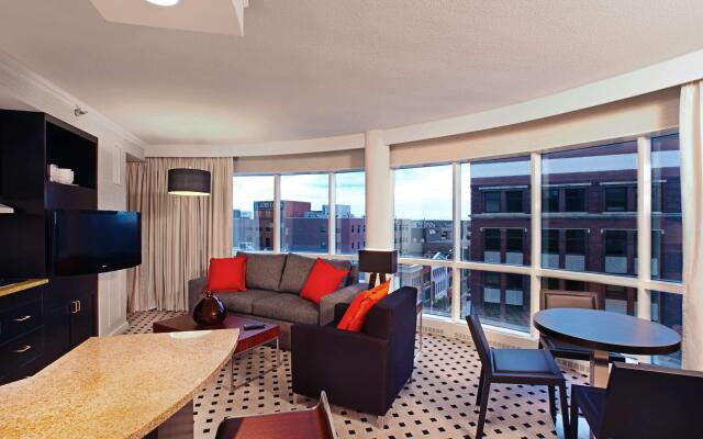 Radisson Plaza Hotel & Suites Kalamazoo