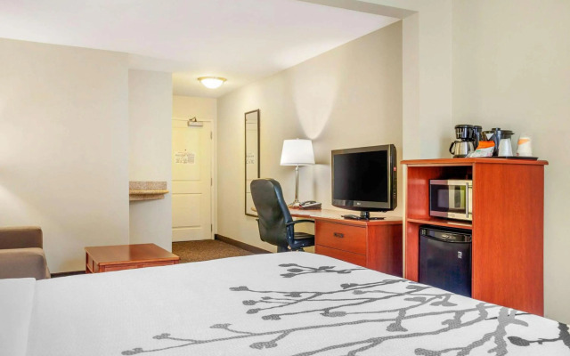 Sleep Inn & Suites Milwaukee Airport