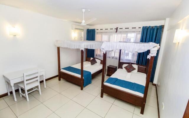 Lovely 4 Bedroom Sea View Apartment With Pool And Beach Access