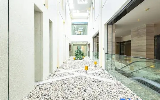 Homeinn Plus Hotel (Beijing Nanluoguxiang Zhangzizhonglu Subway Station)