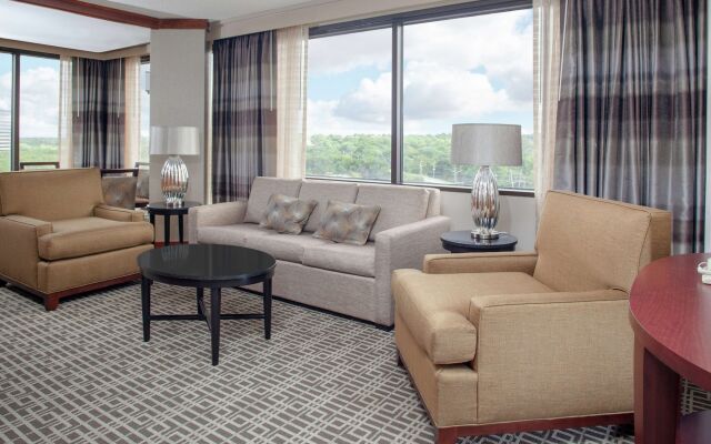 DoubleTree by Hilton Kansas City - Overland Park