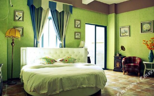 Huakai Mancheng Parent-Child Hotel