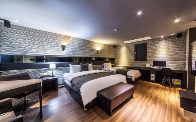 JBIS Hotel