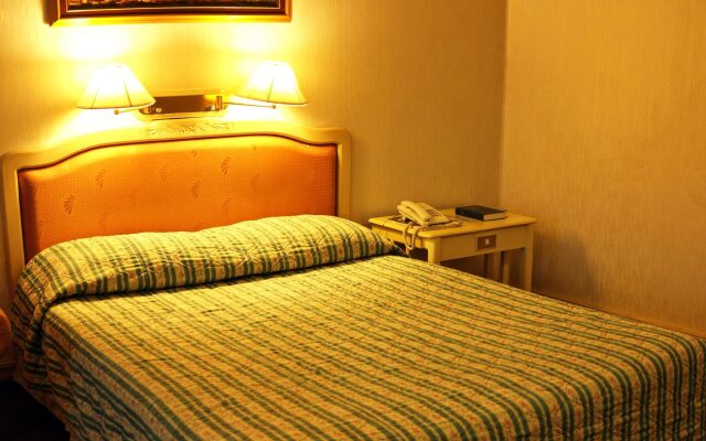 Orange Grove Hotel