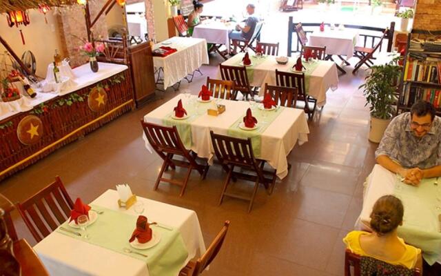 Nhi Nhi Hotel