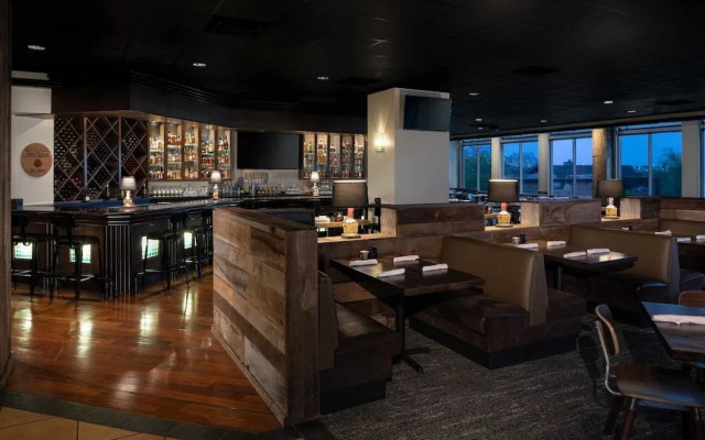 Sheraton Louisville Riverside Hotel