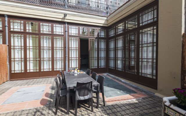 Uma Suites Pau Claris Barcelona