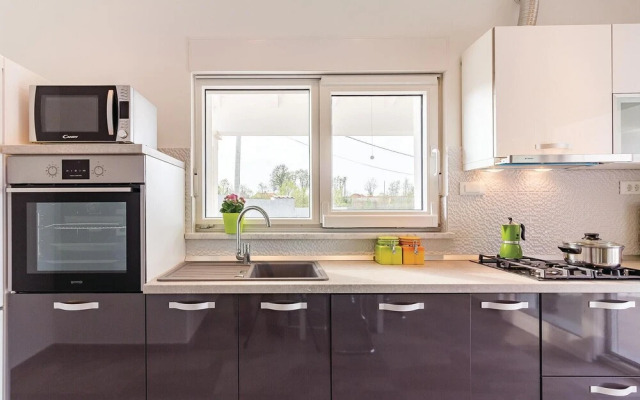 Beautiful Home in Cetinici With Wifi and 3 Bedrooms