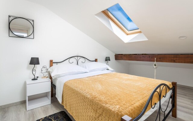 Awesome Apartment in Pobri With 4 Bedrooms, Wifi and Jacuzzi