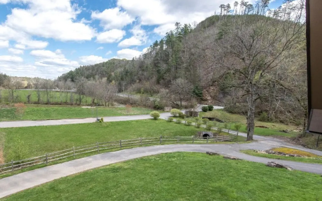 Waldens Creek Lodge