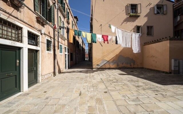 Sea to Sky Apartments Faville