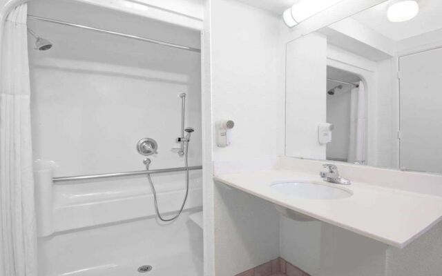 Days Inn & Suites Clovis