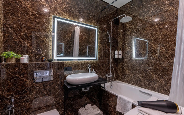 6-комнатная квартира возле Кремля