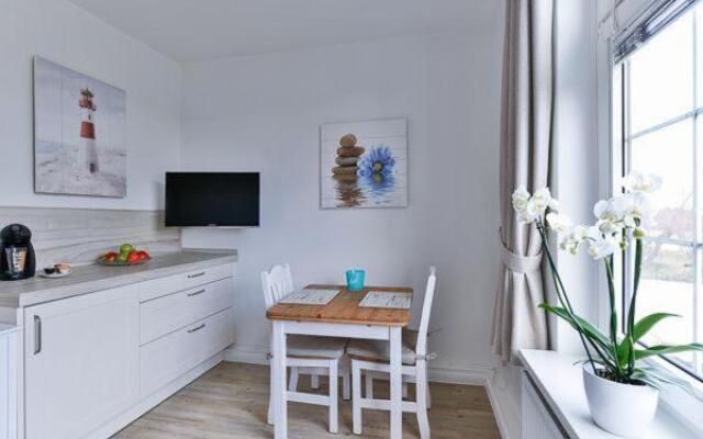 App-8-in-strandnaher-Lage-Baederstil-Villa-in-Wenningstedt-Sylt