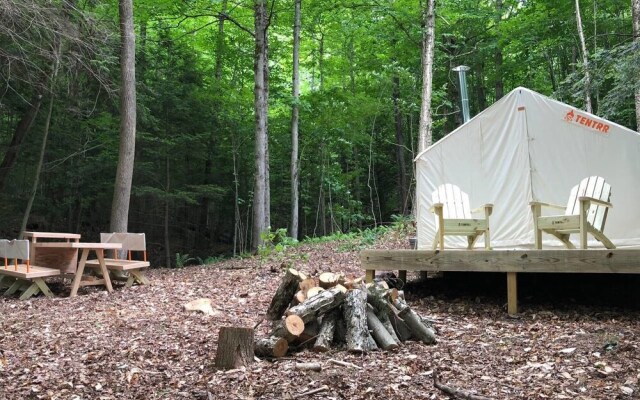 Tentrr â Hidden Hoosic Riverside Camp