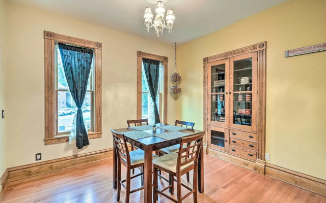 < 1 Mi to Downtown: Historic Dubuque Gem!