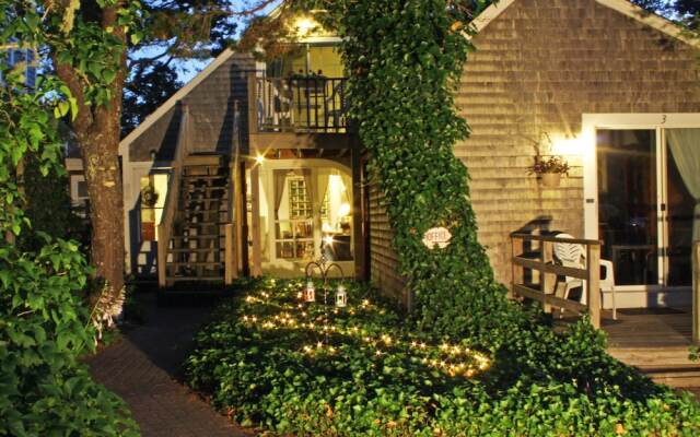 Allen Harbor Breeze Inn & Gardens