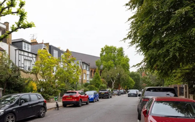 The Camden Arms - Bright and Charming 2bdr Flat