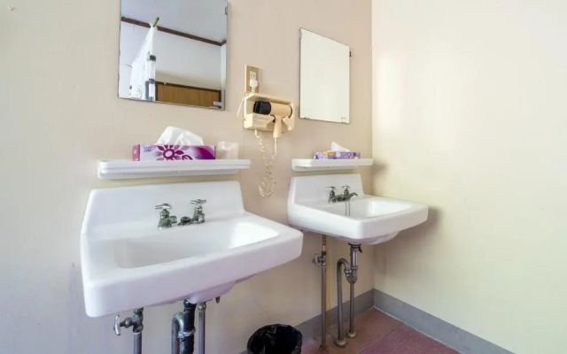 Ryokan Yakenoyu – Bathroom – Takayama