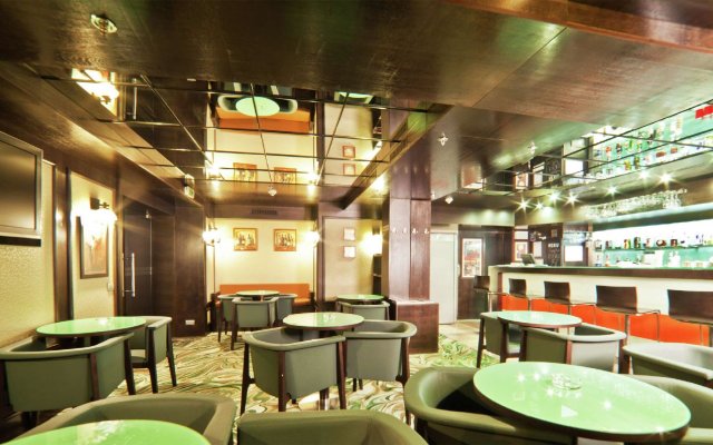 Bucharest Unirii Square